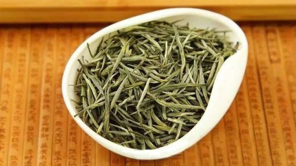 Junshan Yinzhen Yellow Tea details