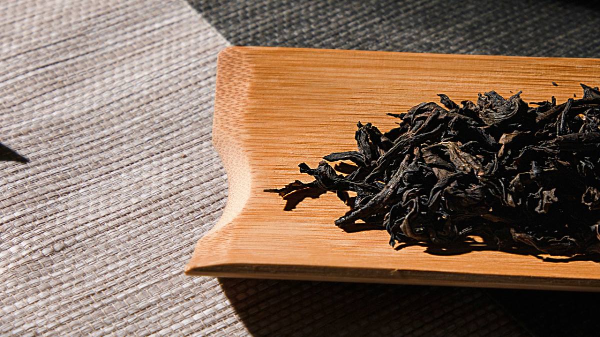 Wu Yi Shan Rou Gui Oolong tea details