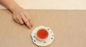 How many taps for tea pouring in Chinese 2