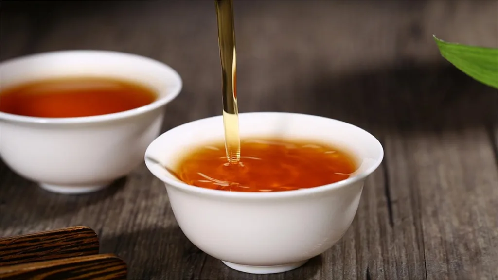 What are the health benefits of Yunnan Chinese black tea