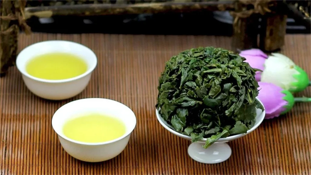 Chinese Oolong Tea - what it is, manufacturing process, and varieties