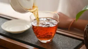 Is black tea good for sore throat?