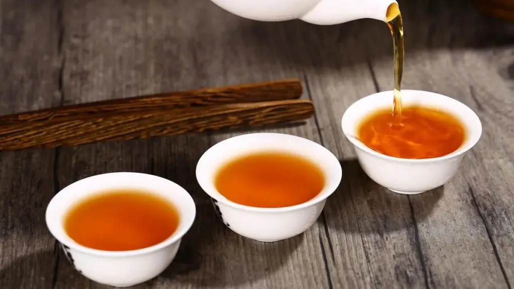 What Chinese black teas are popular in Japan?